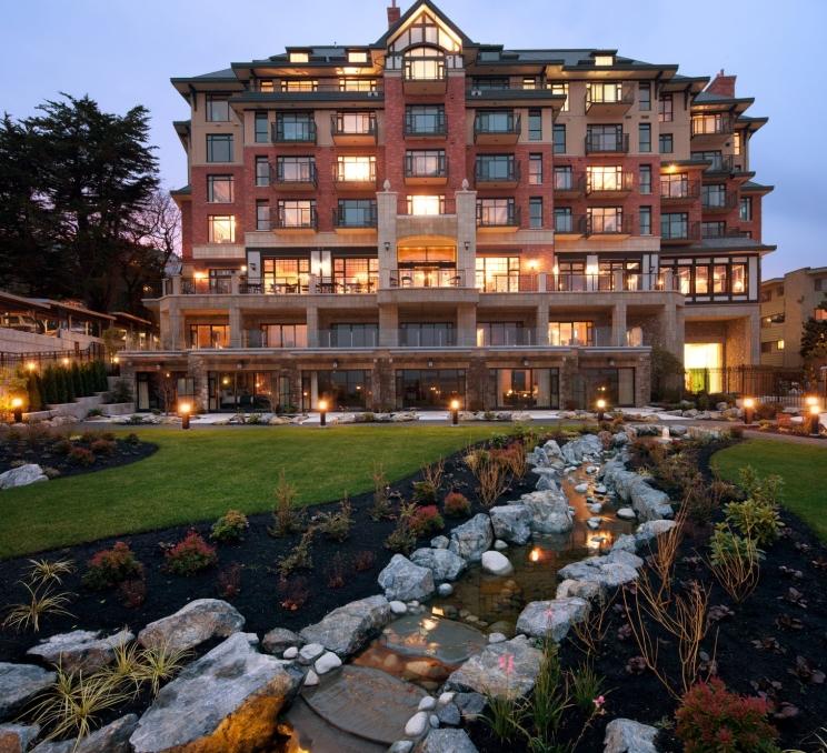 Oak Bay Beach Hotel